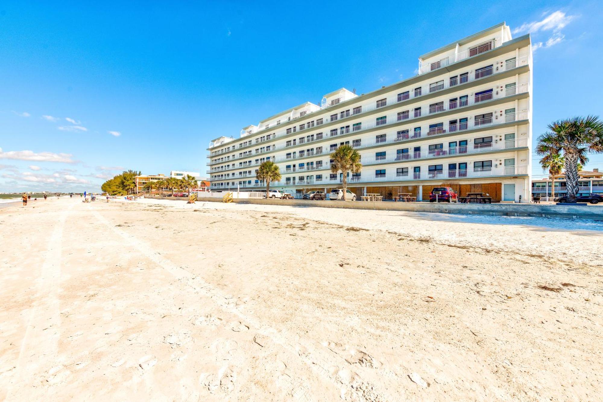 Sunset Chateau 409 St. Pete Beach Exterior foto